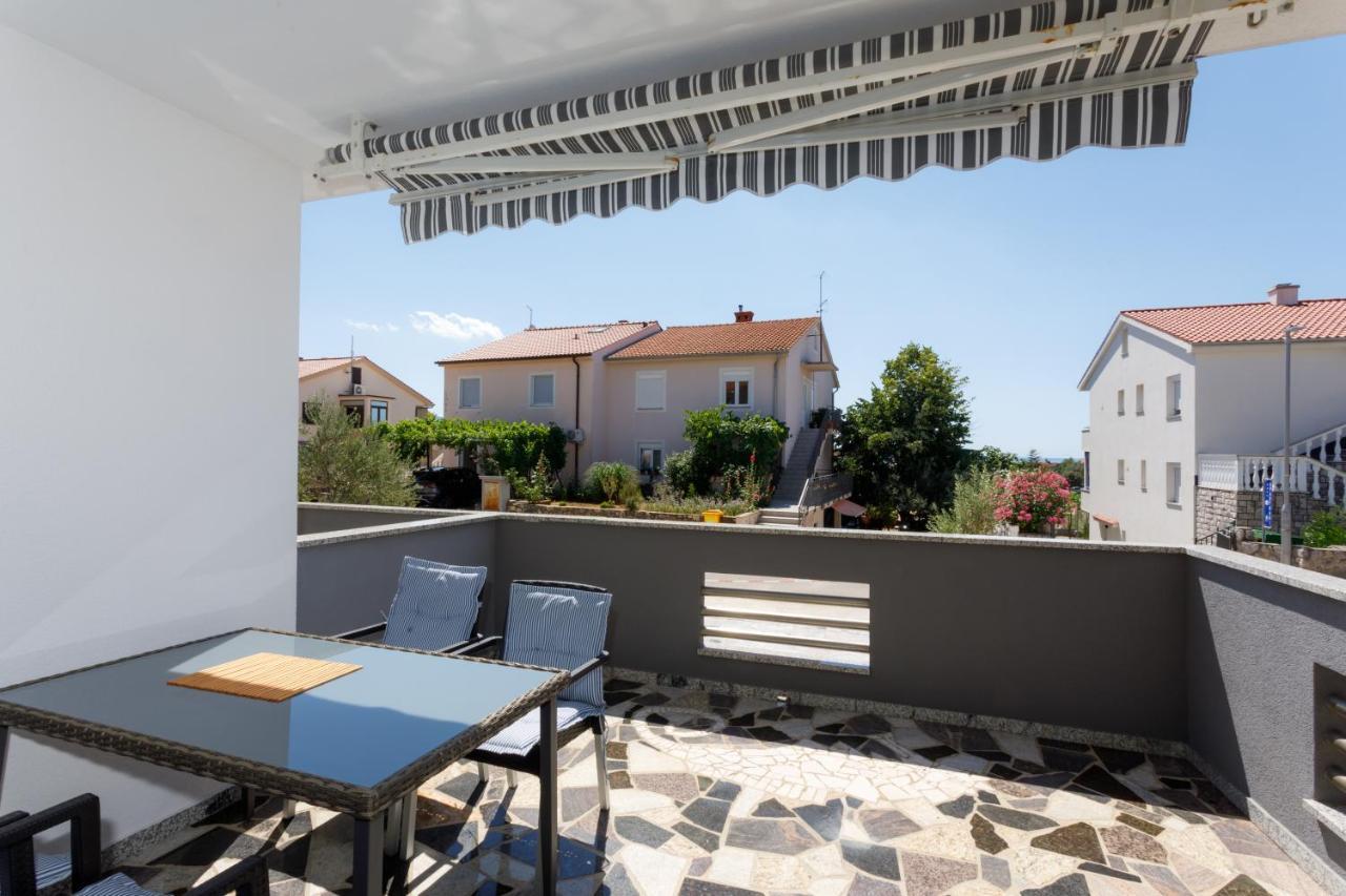 Apartments Lacic Крк Экстерьер фото