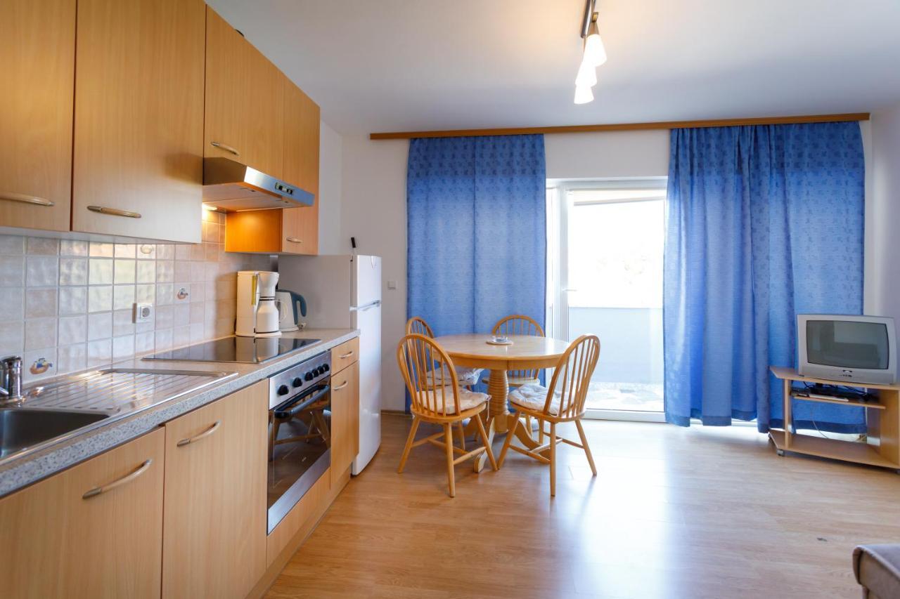 Apartments Lacic Крк Экстерьер фото