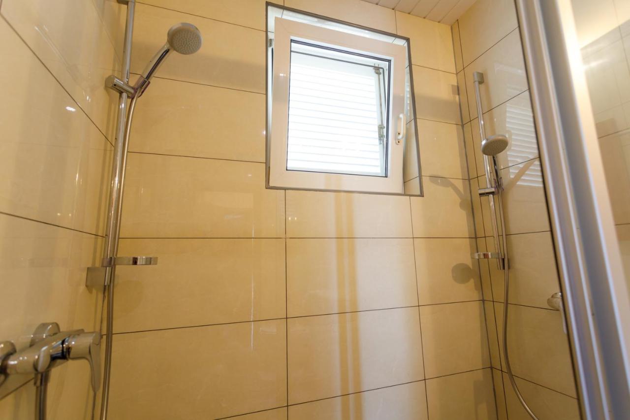 Apartments Lacic Крк Экстерьер фото