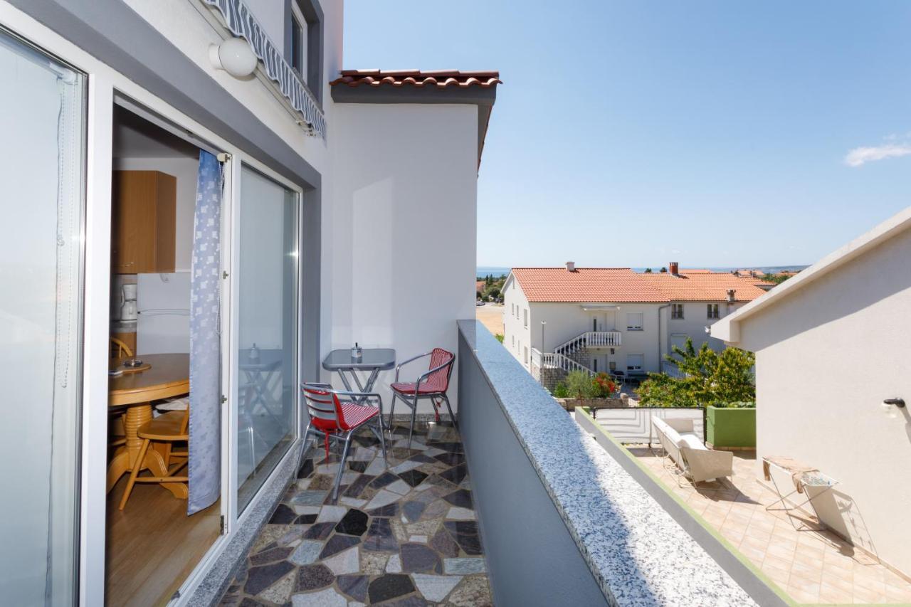 Apartments Lacic Крк Экстерьер фото