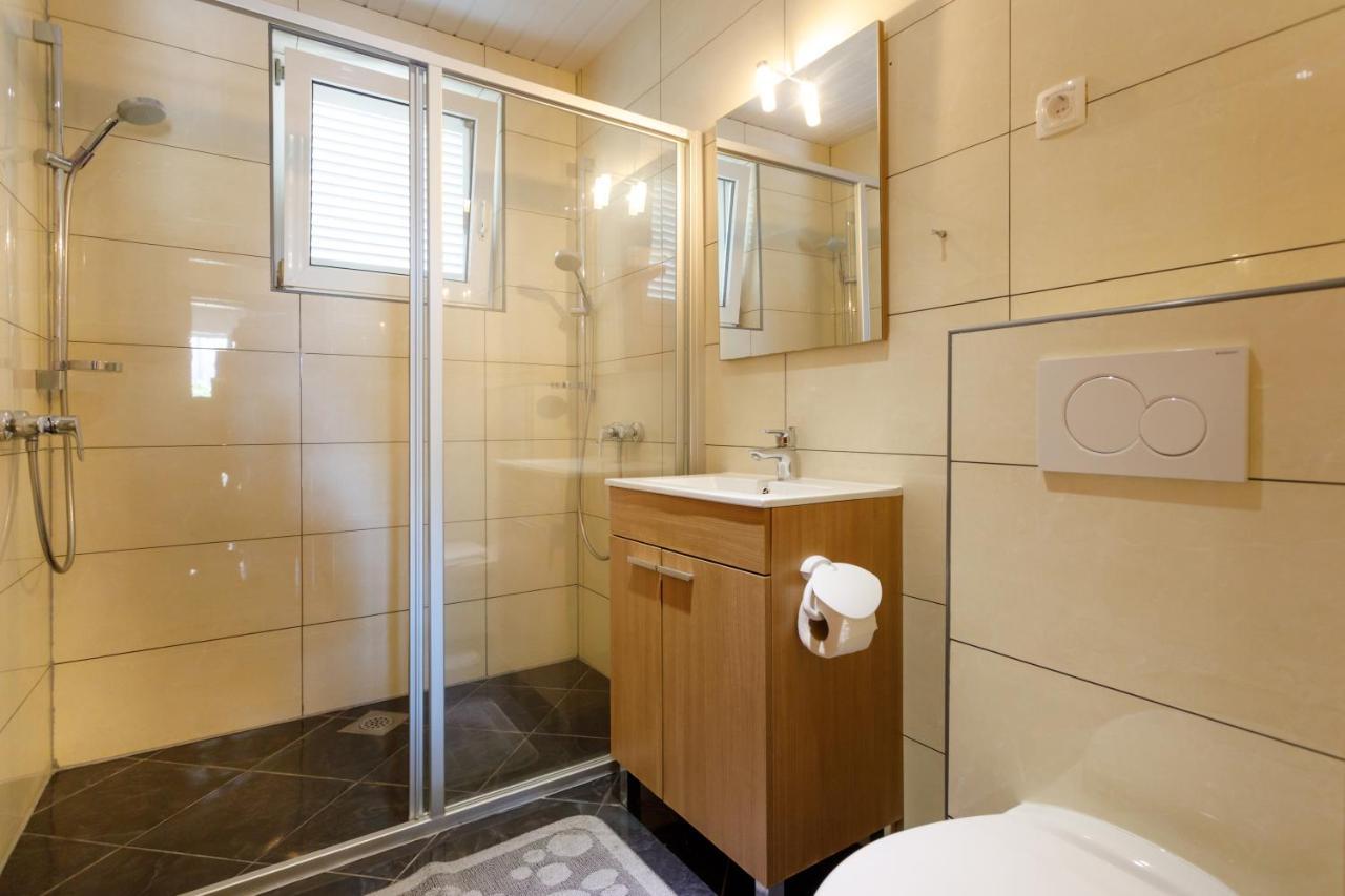 Apartments Lacic Крк Экстерьер фото