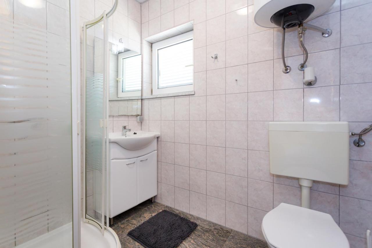 Apartments Lacic Крк Экстерьер фото
