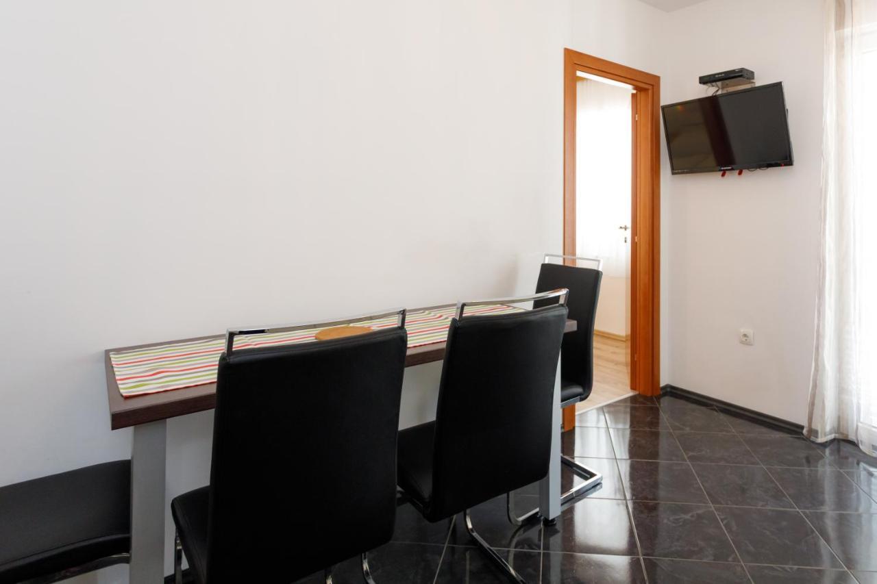 Apartments Lacic Крк Экстерьер фото