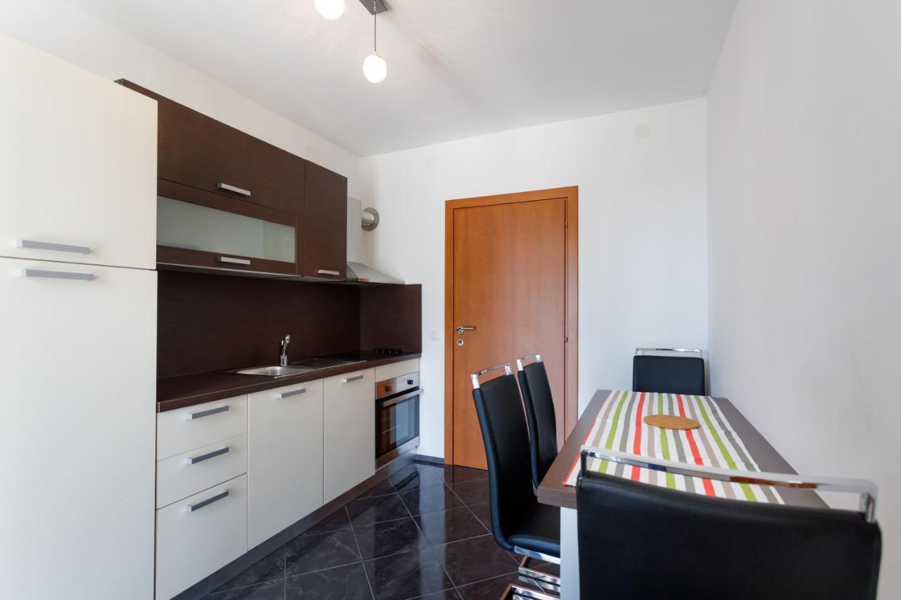 Apartments Lacic Крк Экстерьер фото